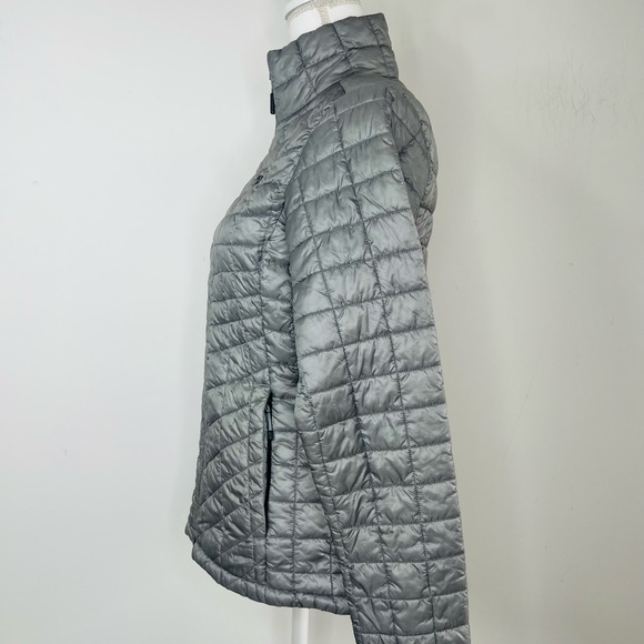 The North Face Women's Silver Quilted Puffer Jacket - Picture 5 of 8